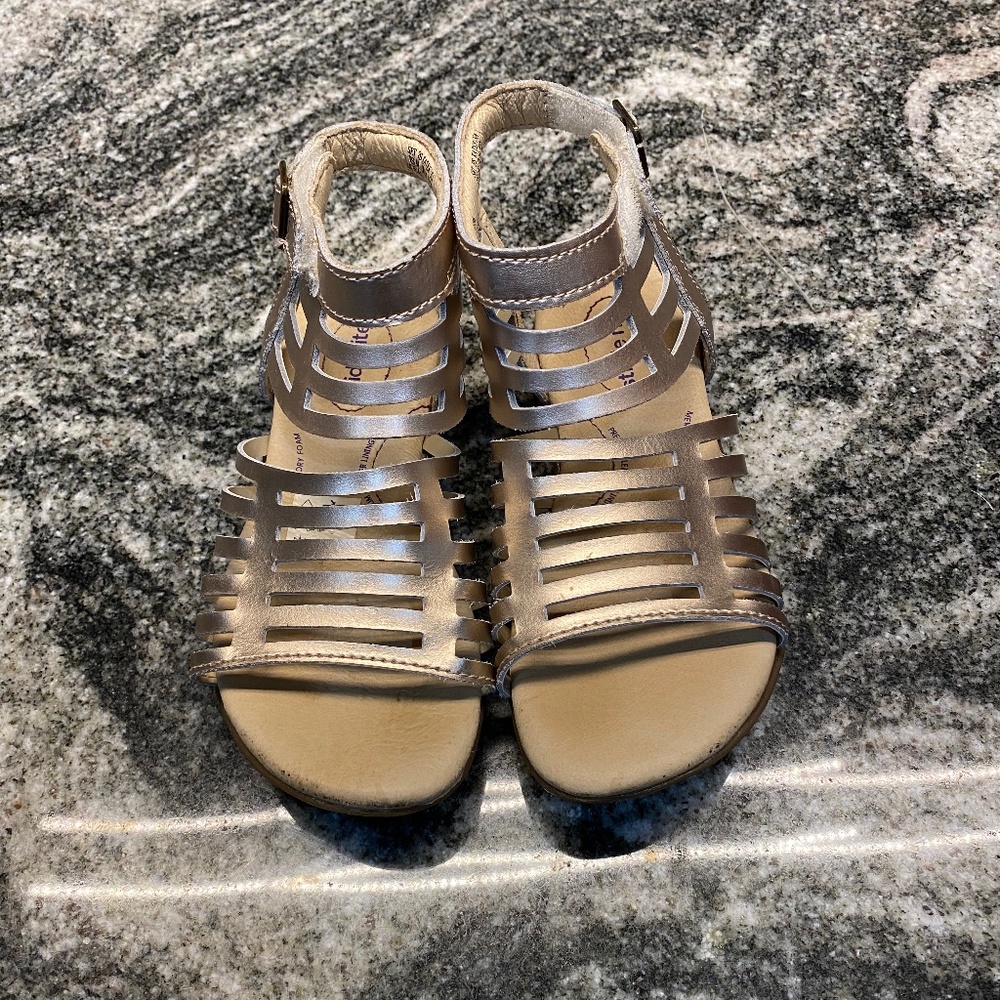 Stride rite size 11 gold tinged girls sandals